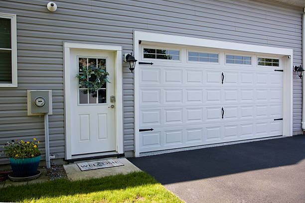 24/7 Emergency Garage Door Panel Replacement experts in Hancock, MI